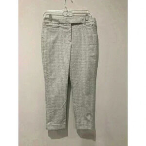 WHBM  NWT The slim crop pants size 6